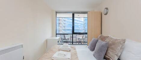 1 bedroom, iron/ironing board, bed sheets