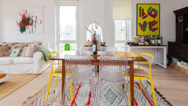 Appartement, 2 lits doubles | Salle de séjour | Télévision