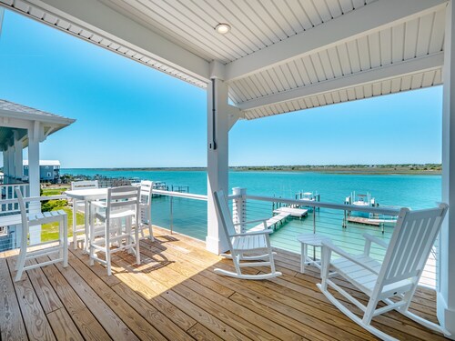 Channel 6 | Soundfront + Dock, Close to Beach!
