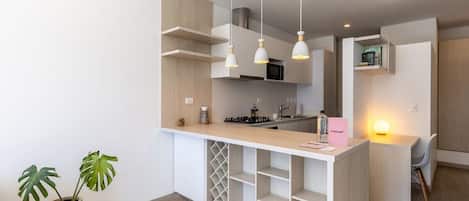 Fridge, microwave, oven, stovetop