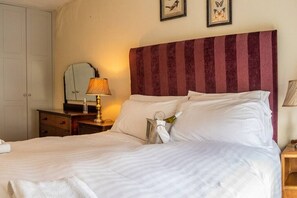 2 slaapkamers, een strijkplank/strijkijzer, wifi, beddengoed