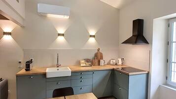 Réfrigérateur, micro-ondes, four, lave-vaisselle