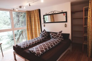 Basic House, Non Smoking, Garden View | Free WiFi, bed sheets - Ferienhäuser - Pappelallee (Biesenthal)