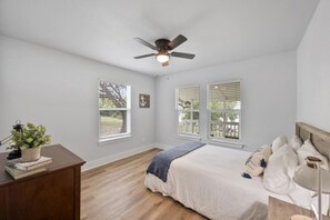 3 Schlafzimmer, Bügeleisen/Bügelbrett, Reisekinderbett, kostenloses WLAN