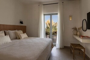 Signature Suite (Ground floor) | Soundproofing, free WiFi, bed sheets - Nysis Koufonisia (Naxos)
