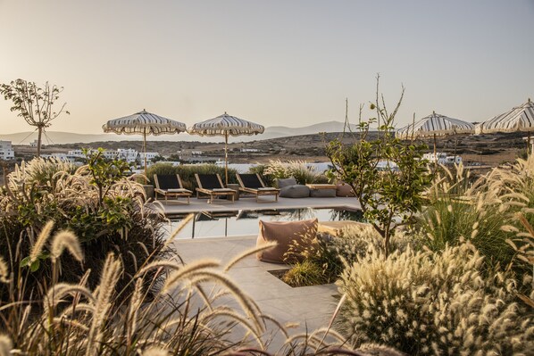 季节性开放的室外游泳池