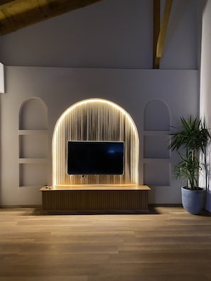 Hypo-allergenic bedding, memory-foam beds, minibar, in-room safe - Lal Azure Alacati (Cesme)