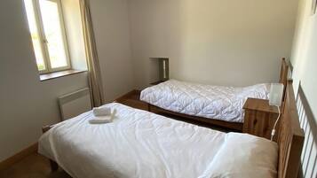4 chambres, accĂšs Internet, draps fournis