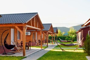 Outdoor dining - Finca Idoize Camping Hotel (Kakheti)