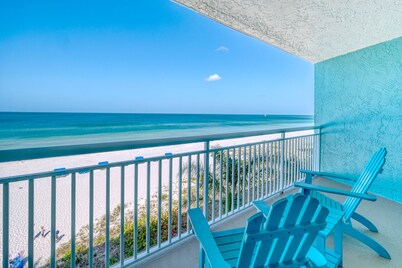 DIRECT BEACHFRONT! SWIMMING POOL!