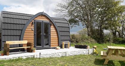 Hornbeam Eco Cabin - Sleeps 2 - Valley View