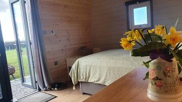 Studio | 1 bedroom, free WiFi, bed sheets