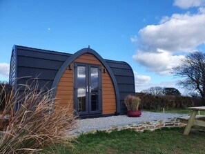 Studio | Exterior - Rowan - Luxury Eco Pod at Trewithen Farm Glamping (Launceston)