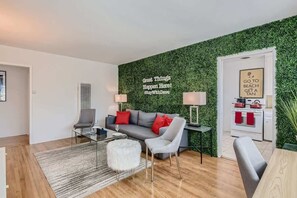 TV, offices - Walk to Beach - KING Apt In #1 Area! - AB (San Clemente)