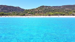 On the beach - Casa di Toro, facing the sea, rated 4 *, swimming pools, Palombaggia beaches 1.9KM. (Porto-Vecchio)