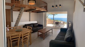 TV - Casa di Toro, facing the sea, rated 4 *, swimming pools, Palombaggia beaches 1.9KM. (Porto-Vecchio)