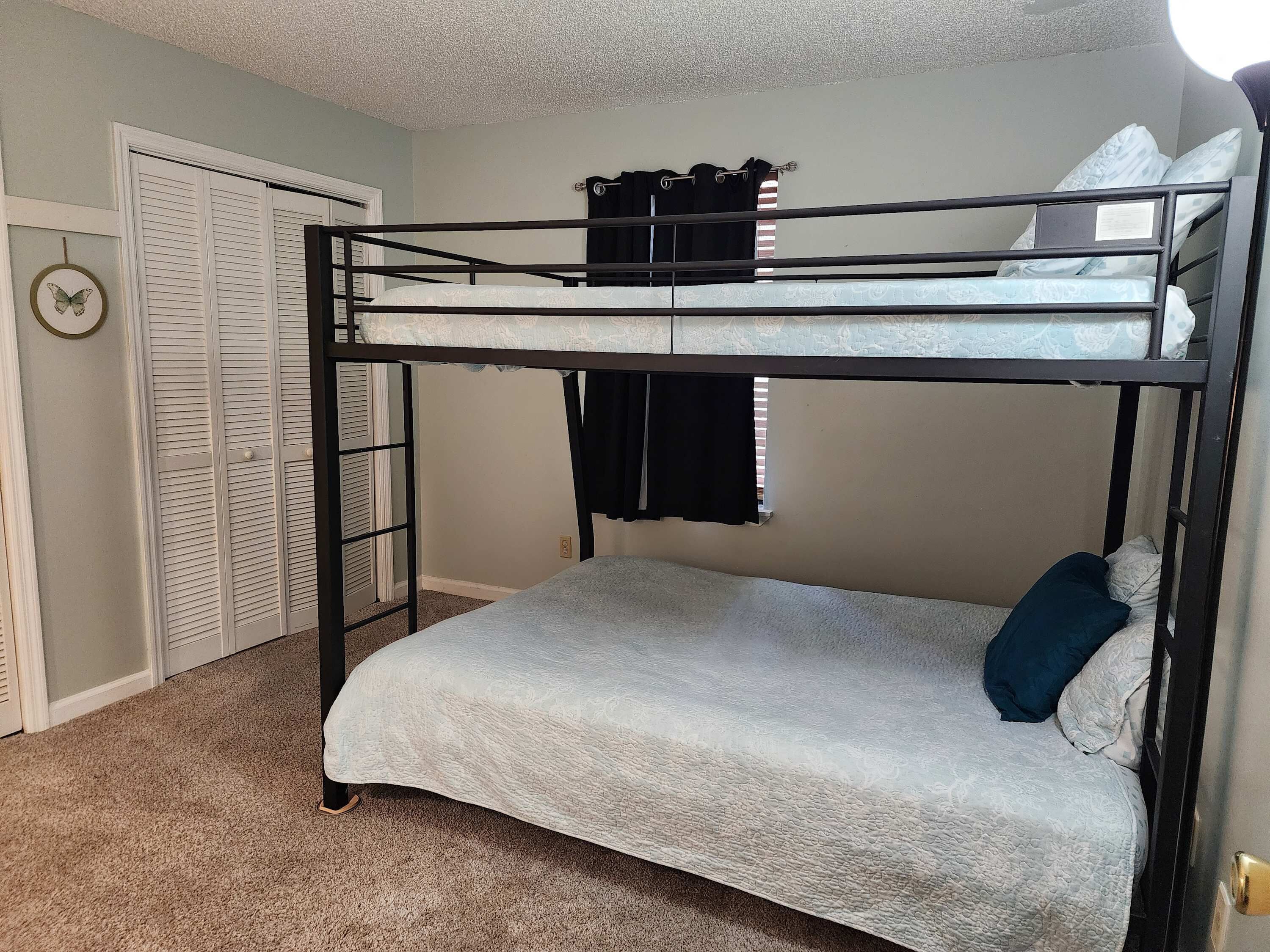 2 slaapkamers, een strijkplank/strijkijzer, wifi, beddengoed