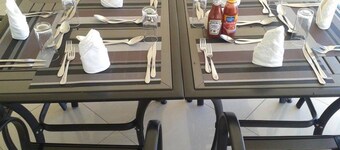 Karuma Travellers Hotel