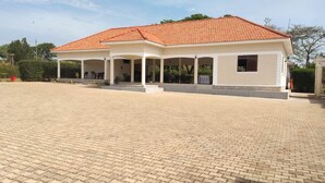 Mặt tiền nơi lưu trú