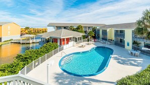 Pool - 🌴Steps2Beach-Community Pool-2BR Villas on the Gulf A8🌴 (Pensacola Beach)