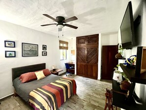2 bedrooms, desk, iron/ironing board, free WiFi