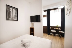 1 室のベッドルーム、デスク、アイロン / アイロン台、WiFi