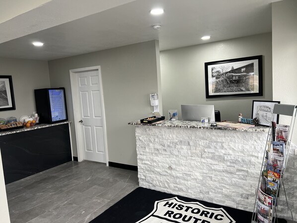 Lobby - Maple Tree Inn (Lebanon)