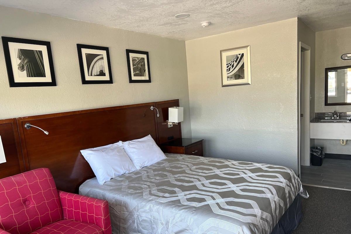 Pillowtop beds, blackout drapes, iron/ironing board, free WiFi