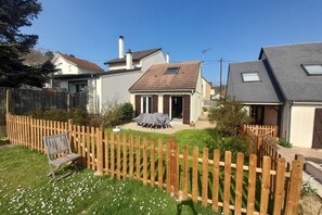 Exterior - Quiet gite with garden 300 m from Le Guichet rer station (Orsay)