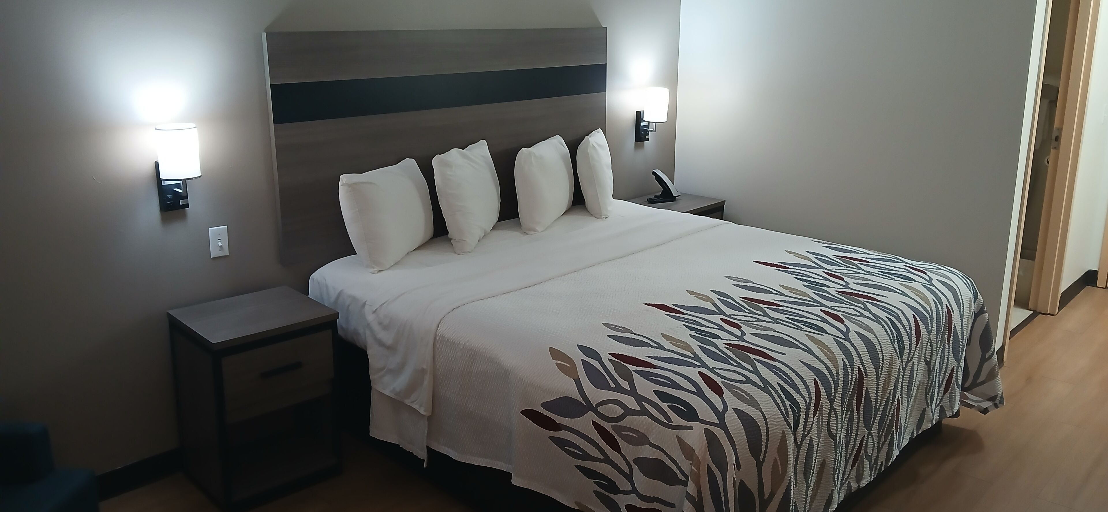 Duntäcken, skrivbord, strykjärn/strykbräda och gratis wi-fi