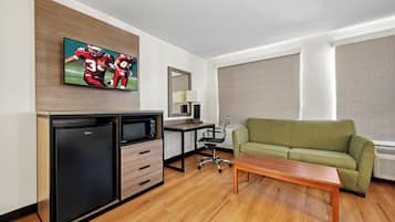 Suite, 1 King Bed, Non Smoking