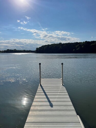 Private lake home less than 1 hour from the cities