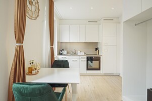 冰箱、烤箱、炉灶、洗碗机