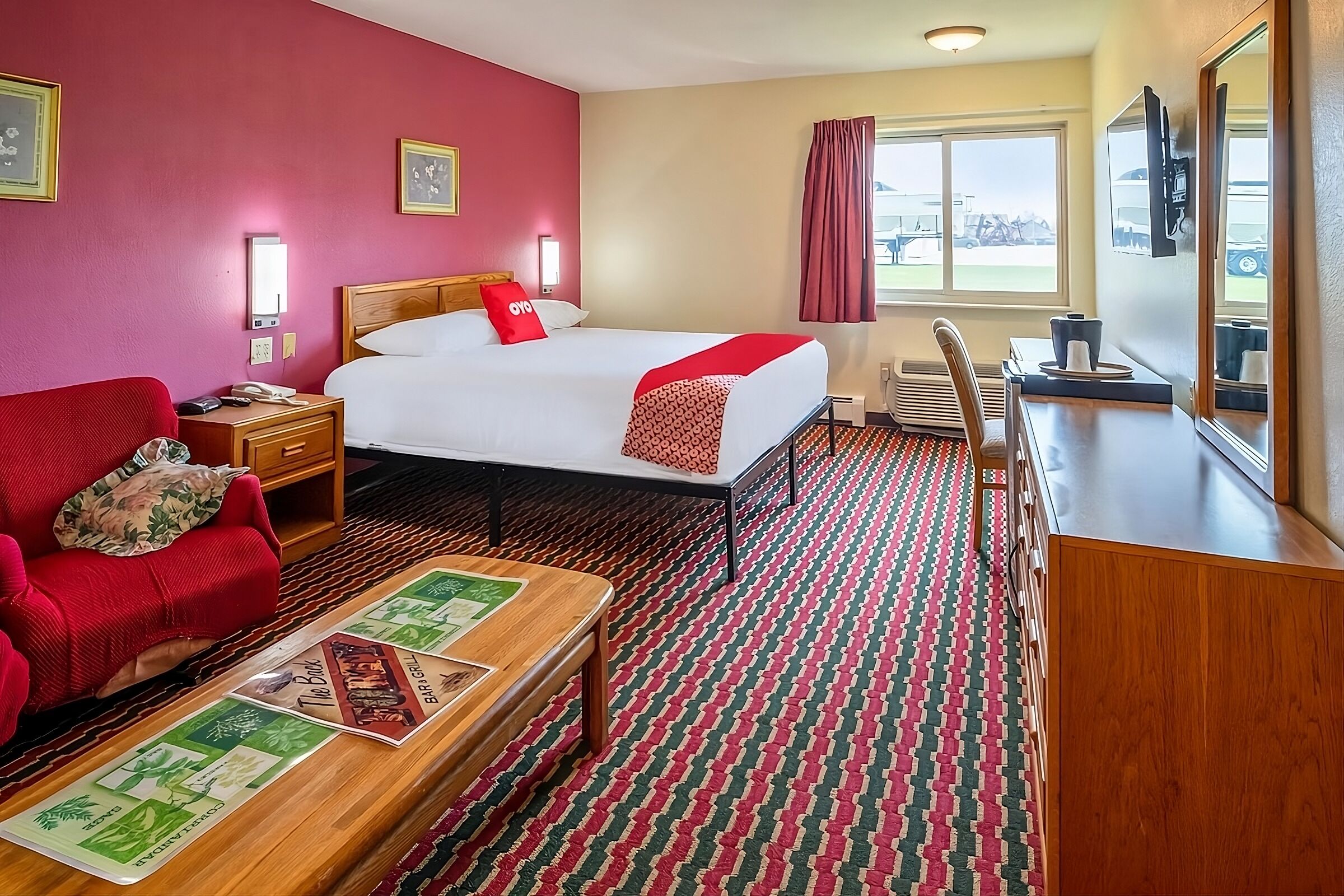 Look No Further! Budget-Friendly Accommodation with Free Parking!
