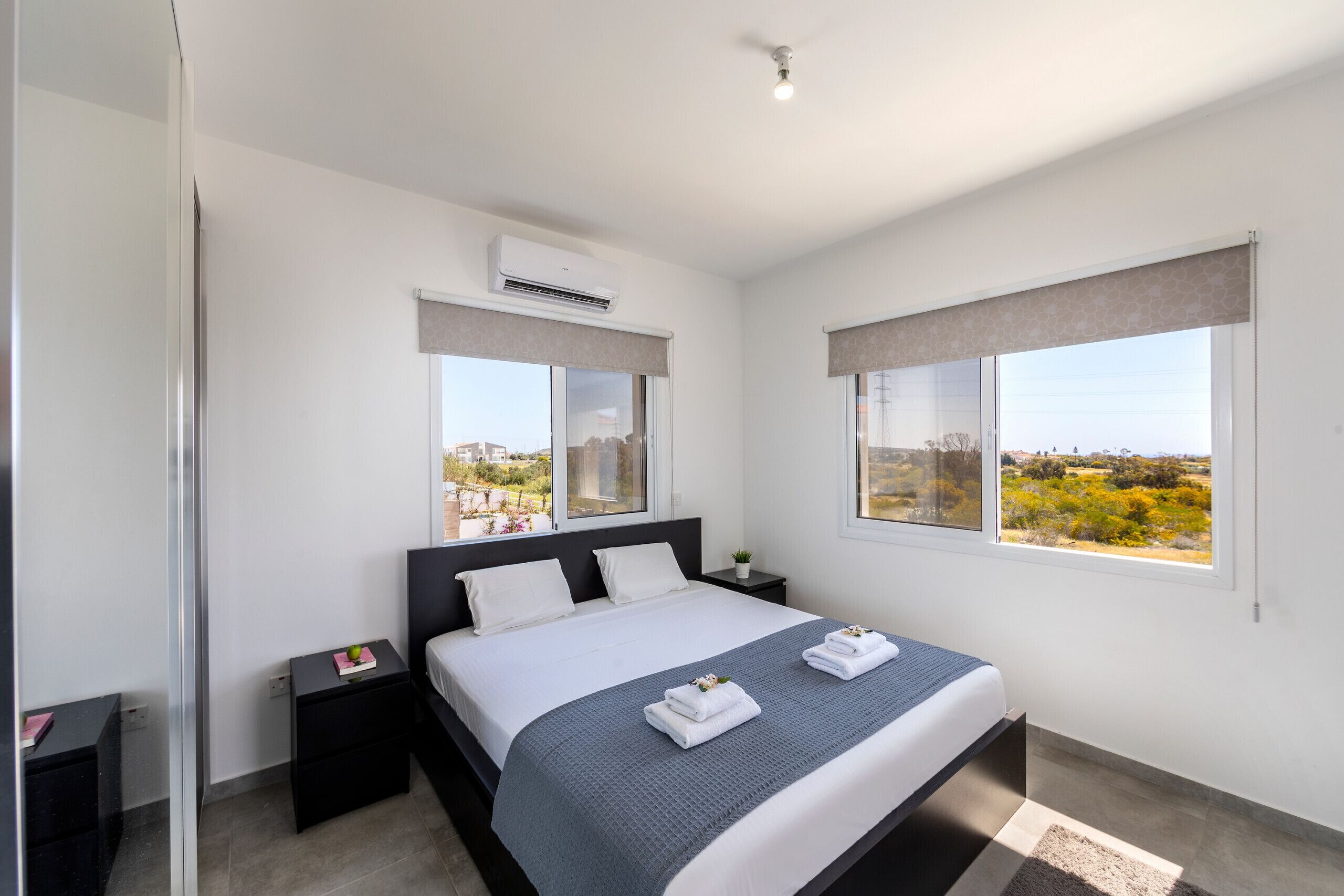3 bedrooms, in-room safe, iron/ironing board, free WiFi