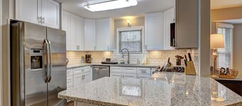 Secluded living in Woodstock! Pets and Long stays OK! Sleeps 12+