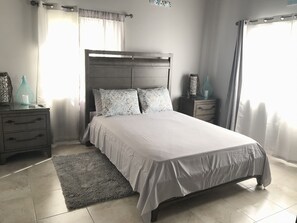 2 Schlafzimmer, Schreibtisch, Bügeleisen/Bügelbrett, kostenloses WLAN