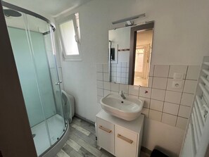 Een douche, een haardroger