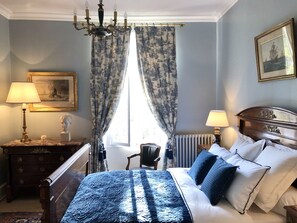 Suite Keluarga, 2 kamar tidur, 2 kamar mandi, pemandangan halaman (Ralf Master) | 1 kamar tidur, seprai katun Mesir, dan seprai premium