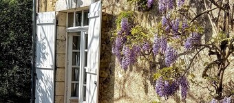 Spacious cottage with comfort and 2 terraces on quiet estate