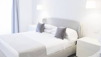 Standard Room View | Egyptian cotton sheets, premium bedding, down comforters, in-room safe