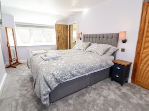 Cottage | 3 bedrooms, individually decorated, individually furnished, free WiFi