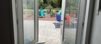 Spacious ranch 7 minutes to the beach/ airport, 3in1 game table , Pet friendly