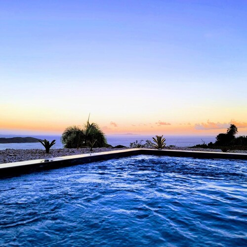 Romantic Space with private pool and Ocean View