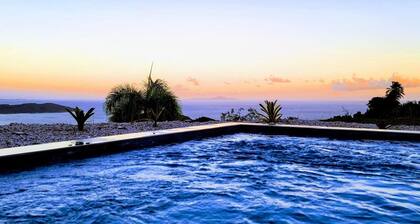 Romantic Space with private pool and Ocean View
