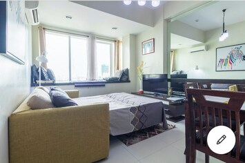 Spacious lounge with Sofa bed