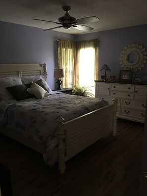 3 habitaciones, escritorio, tabla de planchar con plancha y wifi gratis 