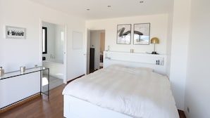 4 bedrooms, iron/ironing board, free WiFi