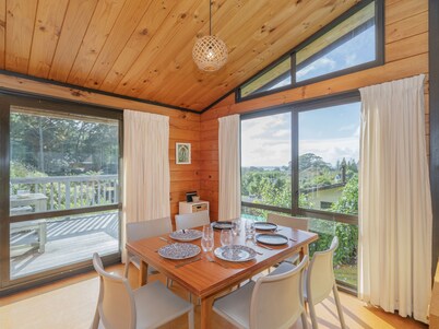 Beach Lovers Bach - Hahei Holiday Home