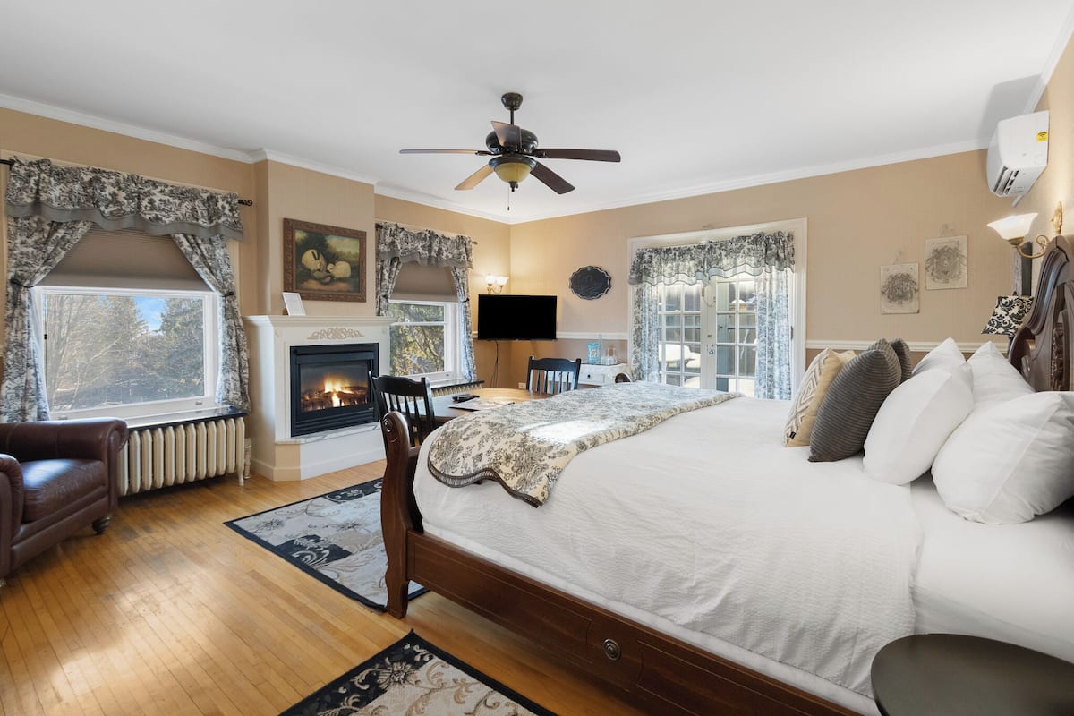 Superior Room, 1 King Bed, Terrace | Pillowtop beds, individually decorated, individually furnished